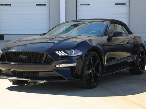 Used 2019 Ford Mustang GT Premium w/ Equipment Group 401A image 4