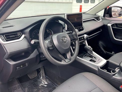 Used 2025 Toyota RAV4 LE image 18