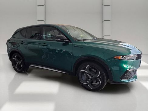 New 2026 Alfa Romeo Tonale w/ Active Assist Package AWD/4WD image 2