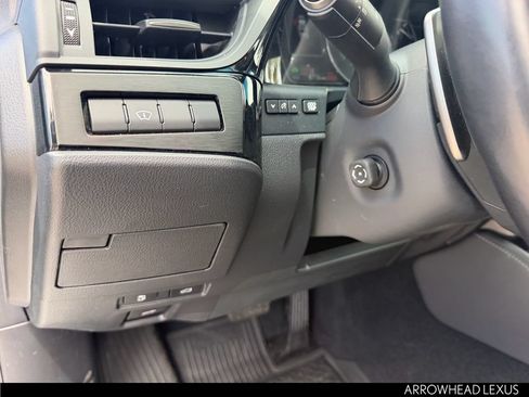 Used 2025 Lexus ES 300h w/ Premium Package FWD image 25
