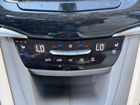 Used 2023 Cadillac XT6 Premium Luxury w/ Technology Package FWD image 14