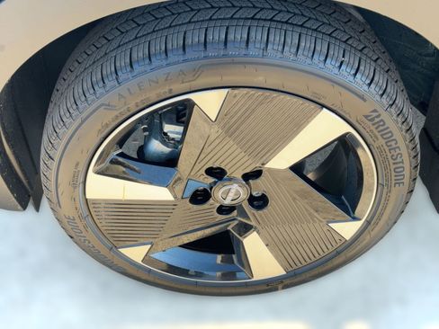 New 2026 Nissan Kicks SR w/ SR Premium Package AWD/4WD image 12