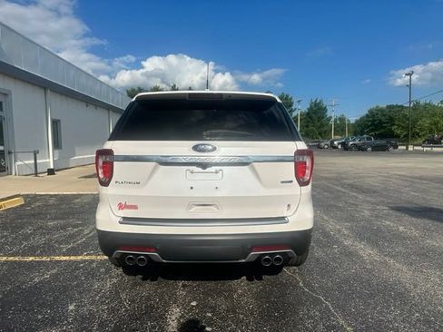 Used 2018 Ford Explorer Platinum AWD/4WD image 4