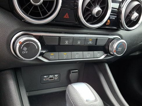 Certified 2023 Nissan Sentra SV FWD image 19