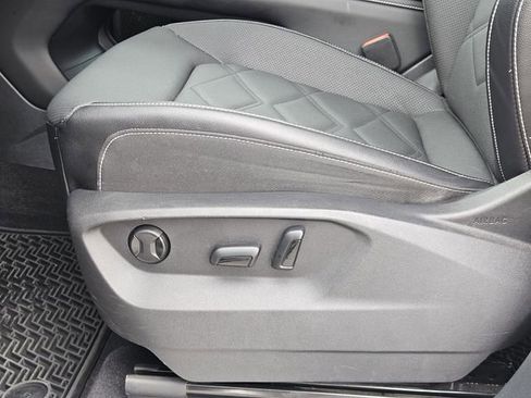 Used 2024 Volkswagen Atlas SE FWD image 24