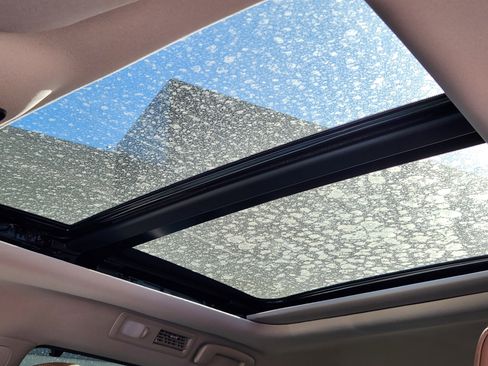 Used 2025 Nissan Pathfinder Platinum image 34