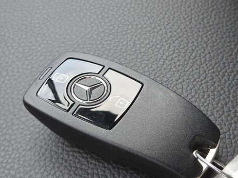 Used 2024 Mercedes-Benz Sprinter 2500 w/ Acoustic Package image 31