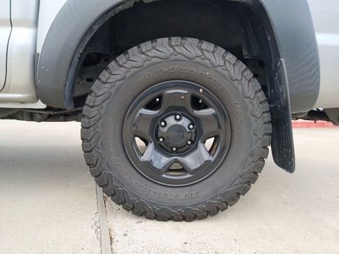 Used 2015 Toyota Tacoma PreRunner w/ Convenience Package RWD image 7