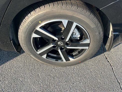 Used 2024 Nissan Sentra SV image 37