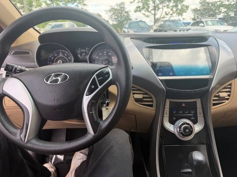 Used 2012 Hyundai Elantra GLS FWD image 20