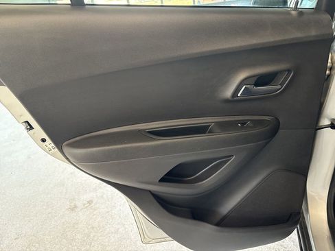 Used 2019 Chevrolet Trax LT w/ Driver Confidence Package image 15