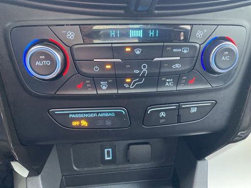 Used 2017 Ford Escape Titanium image 36