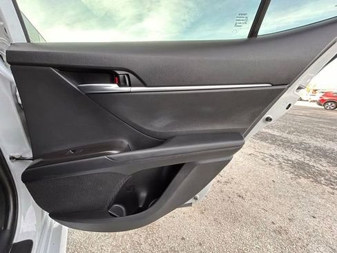 Used 2022 Toyota Camry LE image 36