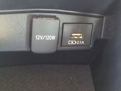 Used 2021 Toyota Corolla LE image 28