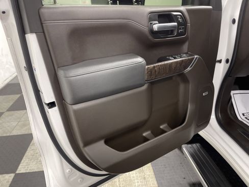 Used 2019 GMC Sierra 1500 Denali w/ Denali Ultimate Package AWD/4WD image 10