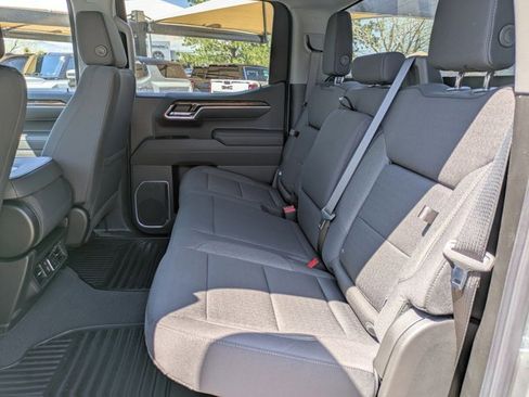 New 2025 GMC Sierra 1500 Elevation image 16