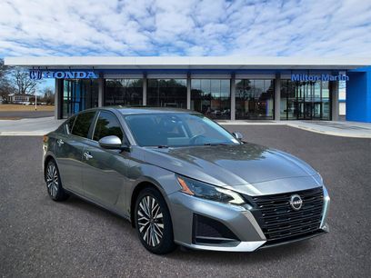 Used 2023 Nissan Altima 2.5 SV w/ SV Premium Package