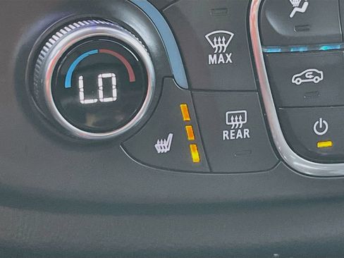 Used 2019 Chevrolet Traverse LT FWD image 22