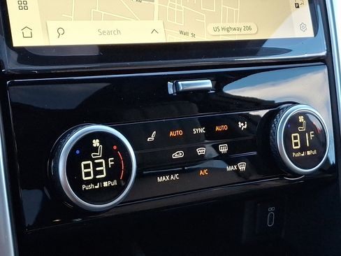 New 2026 Land Rover Discovery Limited Edition image 13