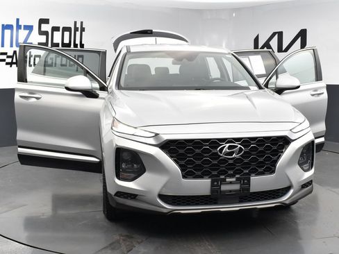 Used 2019 Hyundai Santa Fe SE FWD image 25