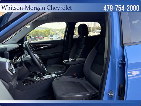 Used 2024 Chevrolet TrailBlazer LT w/ LT Cold Weather Package FWD image 9