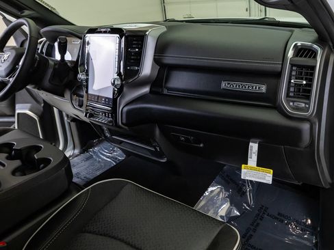 Used 2026 RAM 2500 Laramie AWD/4WD image 16