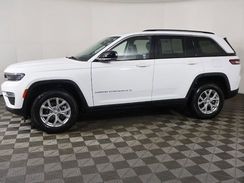 Used 2023 Jeep Grand Cherokee Limited AWD/4WD image 21