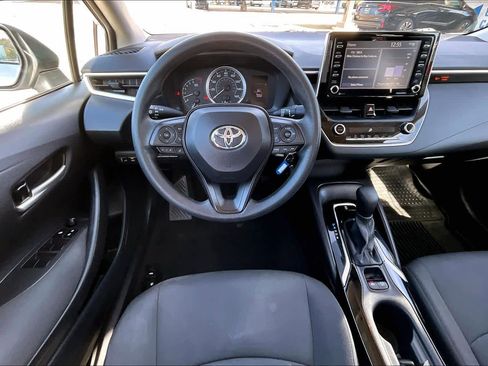 Used 2021 Toyota Corolla LE image 5