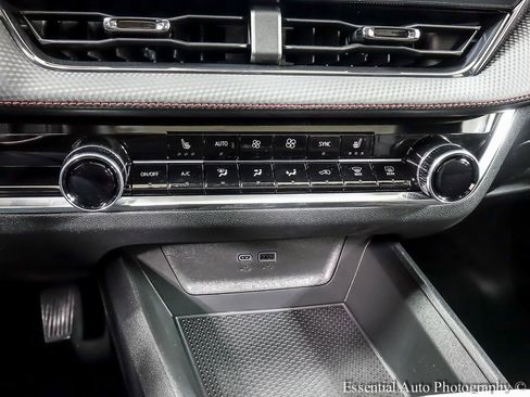 New 2026 Chevrolet Equinox RS w/ LPO, Floor Liner Package image 17