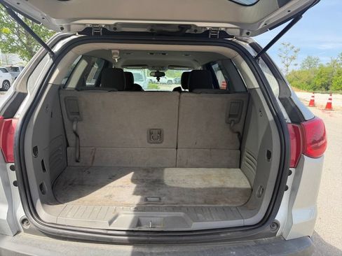 Used 2012 Chevrolet Traverse LS FWD image 6