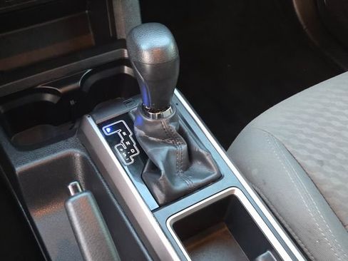 Used 2022 Toyota Tacoma SR5 RWD image 21