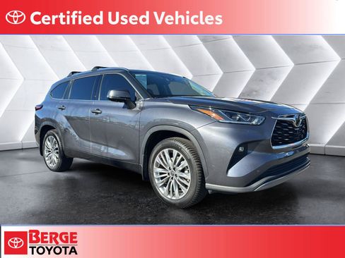 Used 2023 Toyota Highlander Platinum image 1