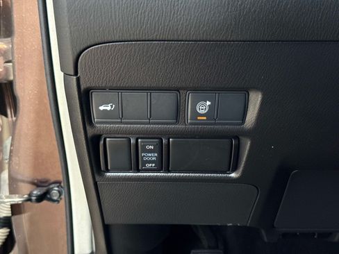 Used 2022 Nissan Armada SL AWD/4WD image 32