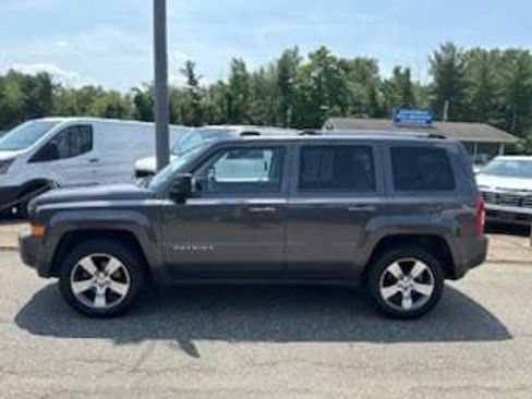 Used 2016 Jeep Patriot High Altitude AWD/4WD image 21