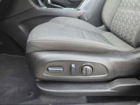 Certified 2023 Chevrolet Equinox LT image 23