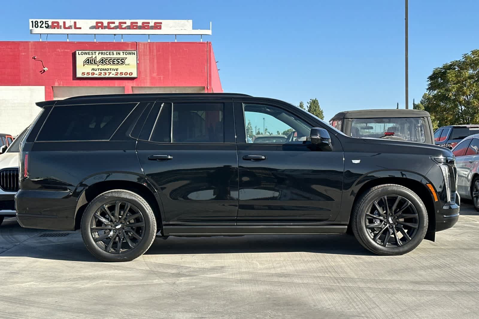 Used 2025 Cadillac Escalade Sport w/ Touring Package AWD/4WD image 9