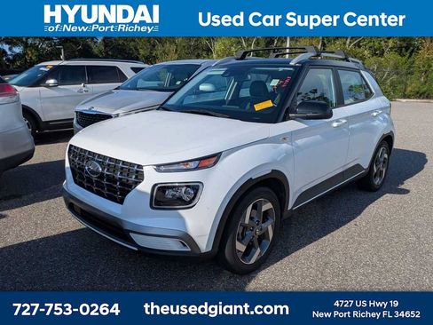 Used 2022 Hyundai Venue Limited FWD image 1