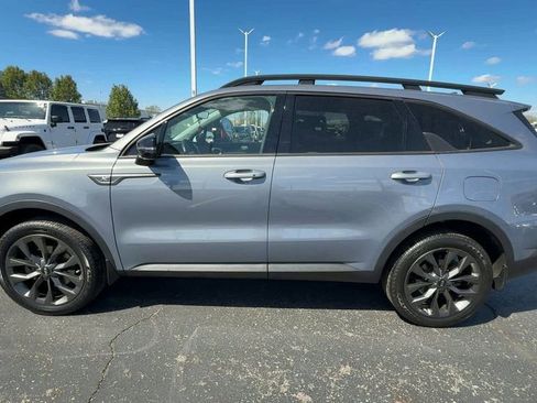 Used 2021 Kia Sorento EX w/ EX AWD X-Line Package image 5