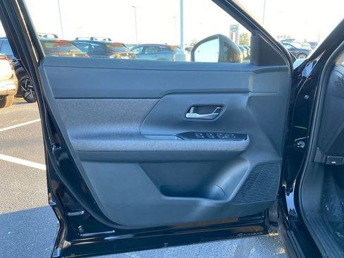 New 2026 Nissan Kicks SV w/ SV Premium Package image 12