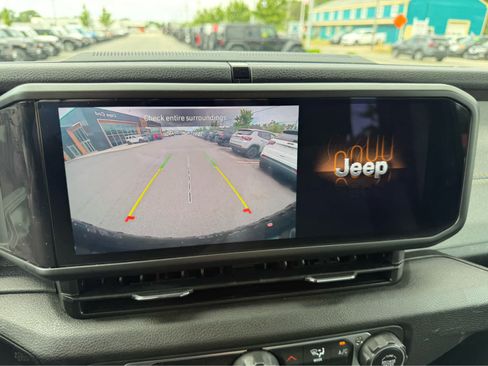 Used 2024 Jeep Wrangler Unlimited AWD/4WD image 20