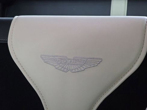 Used 2020 Aston Martin V8 Vantage Coupe image 41