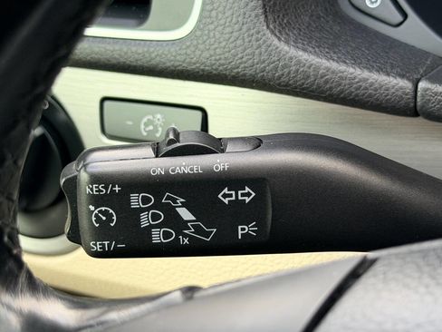 Used 2015 Volkswagen Passat 1.8T SE FWD image 34