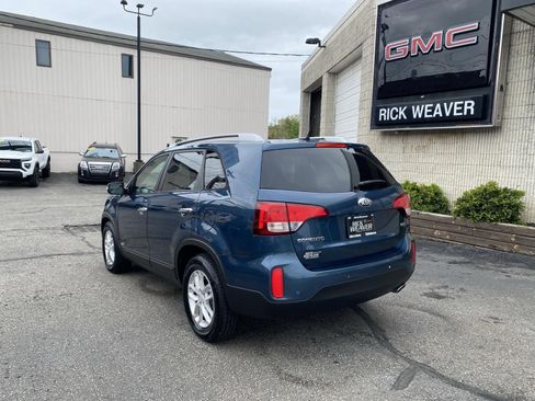 Used 2014 Kia Sorento LX w/ LX V6 Convenience Package AWD/4WD image 4