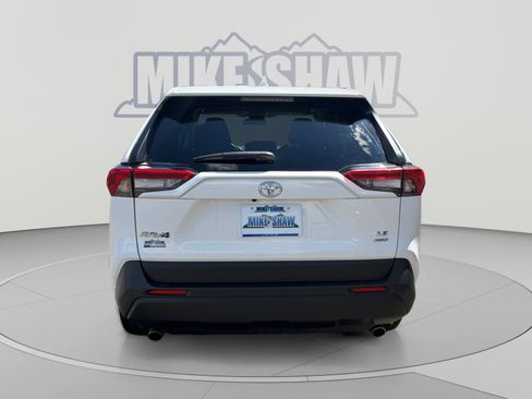 Used 2024 Toyota RAV4 LE AWD/4WD image 4