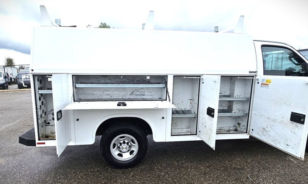 Used 2023 Chevrolet Express 3500 w/ Power Convenience Package RWD image 10