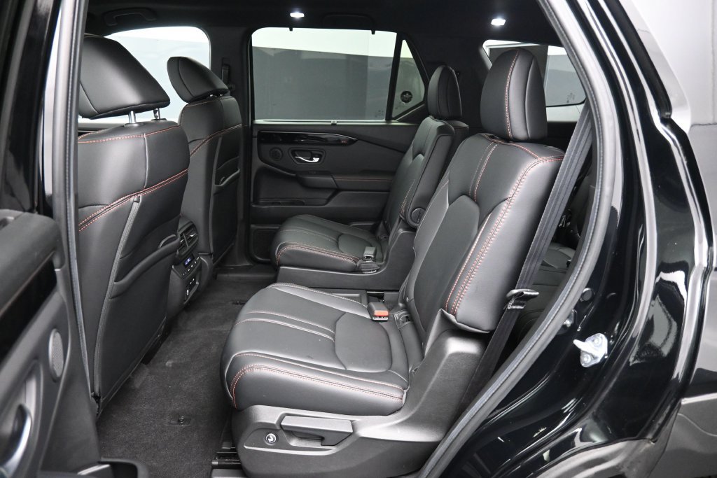 Certified 2024 Honda Pilot TrailSport image 23