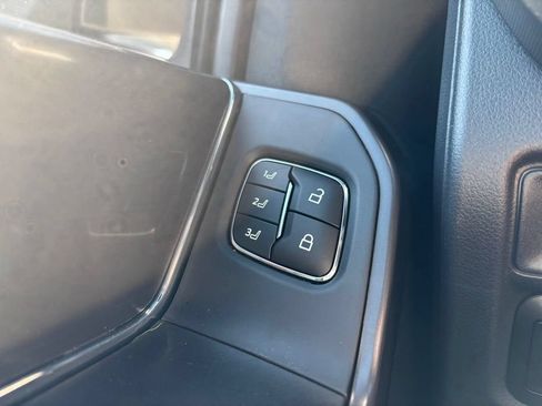 Used 2025 Ford F150 Lariat AWD/4WD image 31