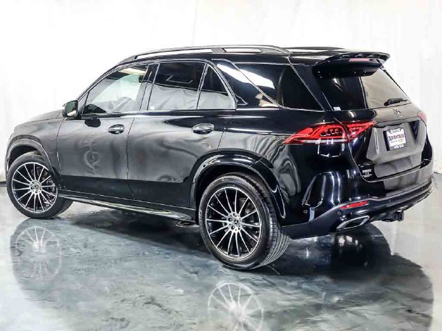 Used 2021 Mercedes-Benz GLE 450 4MATIC w/ AMG Line Exterior image 9