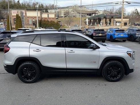 Used 2022 GMC Terrain AT4 image 4
