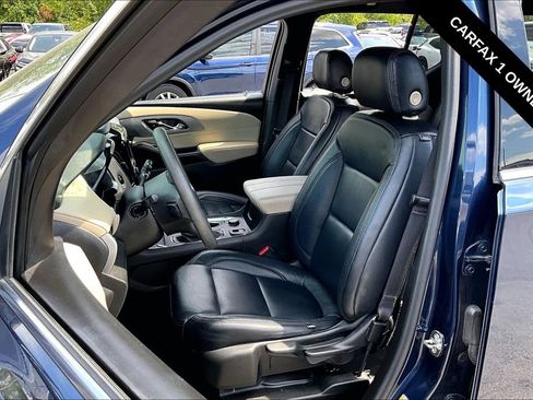 Used 2023 Chevrolet Traverse LS FWD image 21